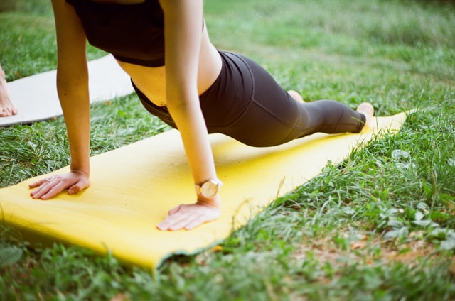 Yoga na świeżym powietrzu